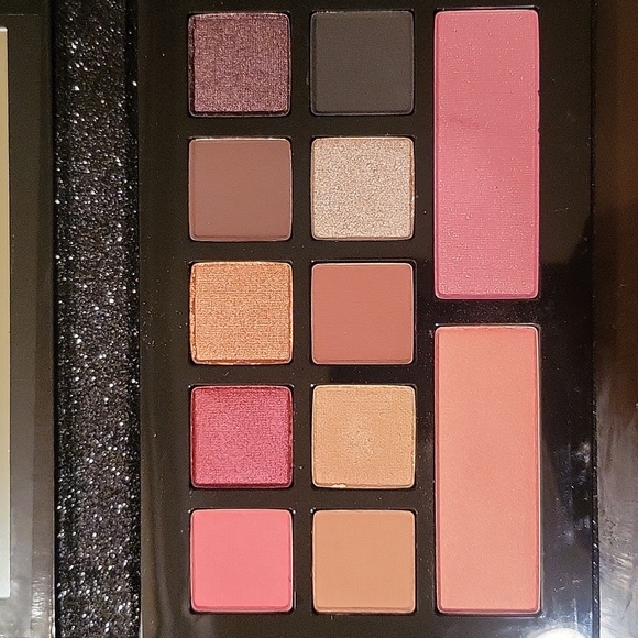 Lancome Eyeshadow and Blush palette - Picture 2 of 4